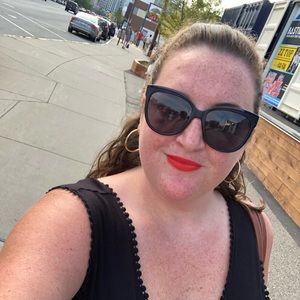 Meet your Posher, Victoria